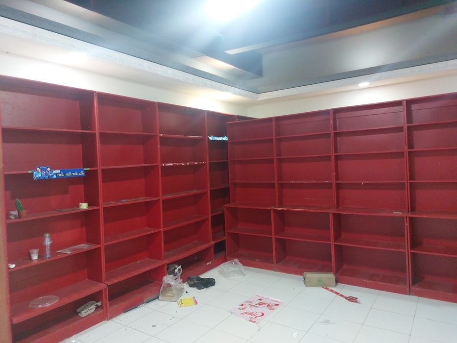 стелаж для магазина