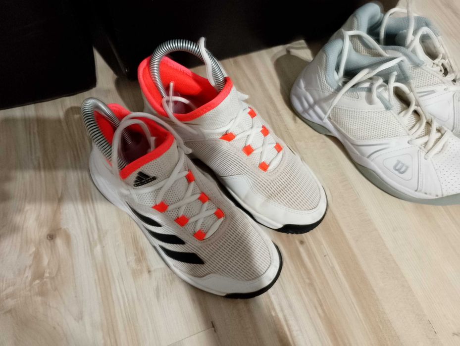 Ambele perechi 80 Ron:Adidas,Wilson