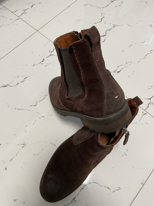 Vând ghete bărbați din pile întoarsă Tommy Hilfinger mărimea 42