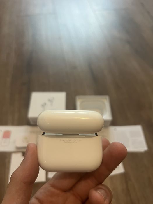 Apple airpods pro 3 active noise cancelling