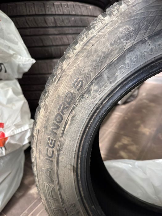 Зимние шины продам