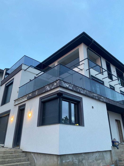 Balustrada se sticla pentru scari si balcoane