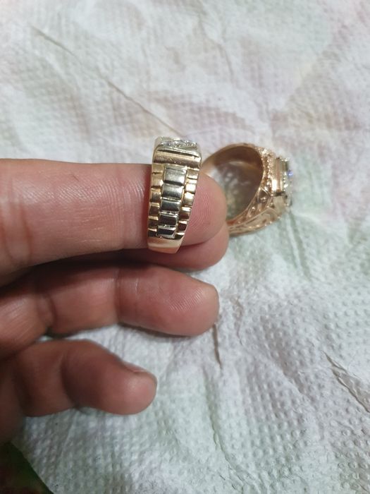 Тилла узук мужской сотилади