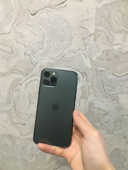 11 про айфон в отличном состояний