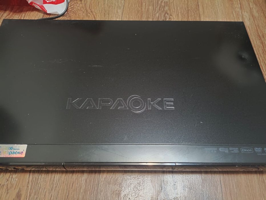 Продам караоке (с микрофоном и прочим)