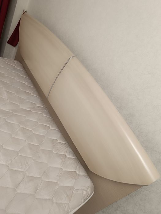 Кровать двуспальная