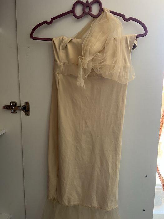 vand rochie pe umar