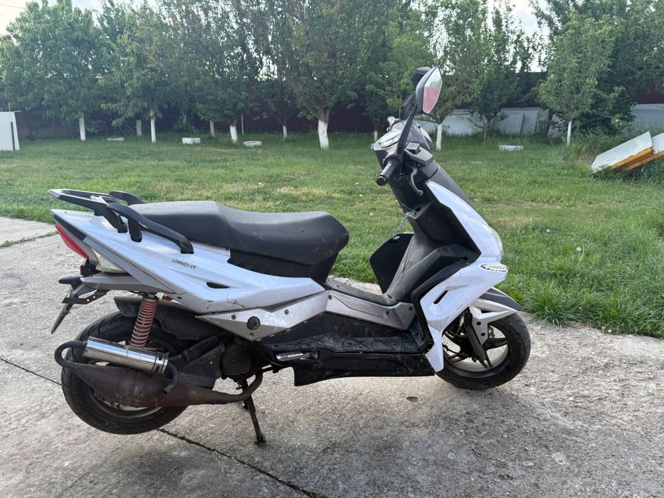 Scuter de 50cc într-o stare destul de preferabilă