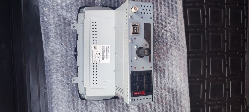 Штатная магнитола Веста