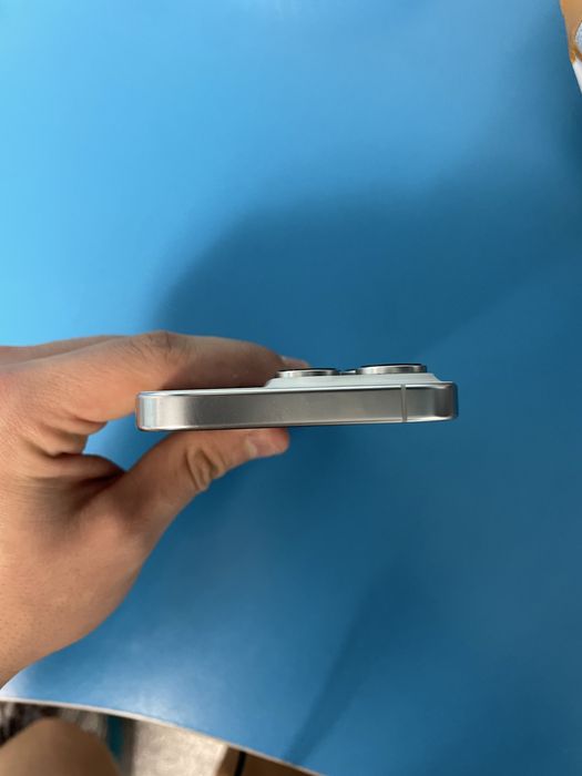 Iphone 16 Pro 256gb +plus husa Mobilfox