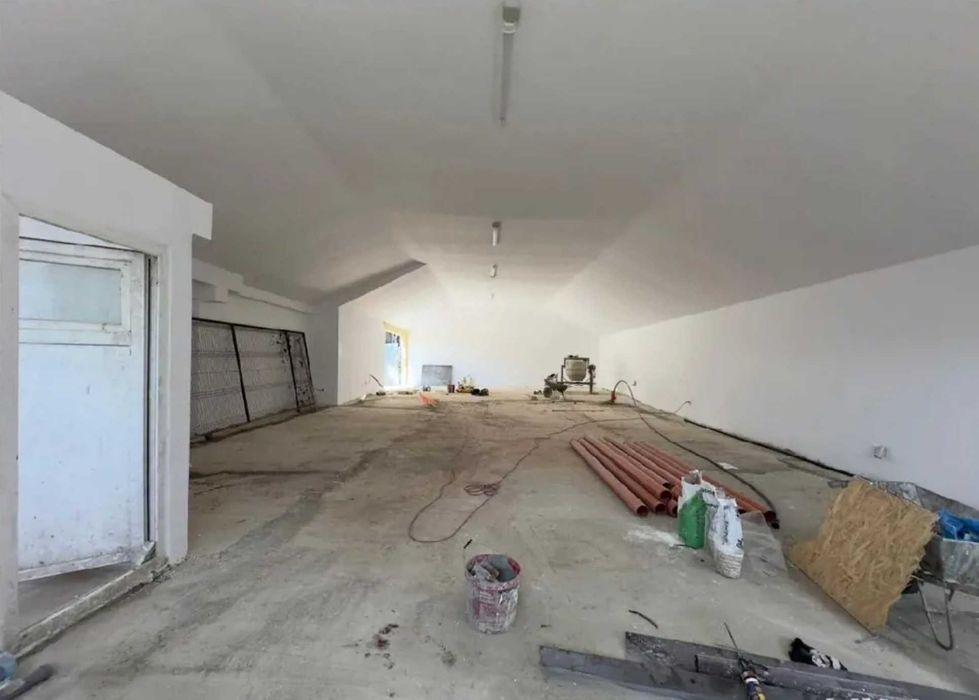 Inchiriez Hala industriala 270mp + curte 750mp
