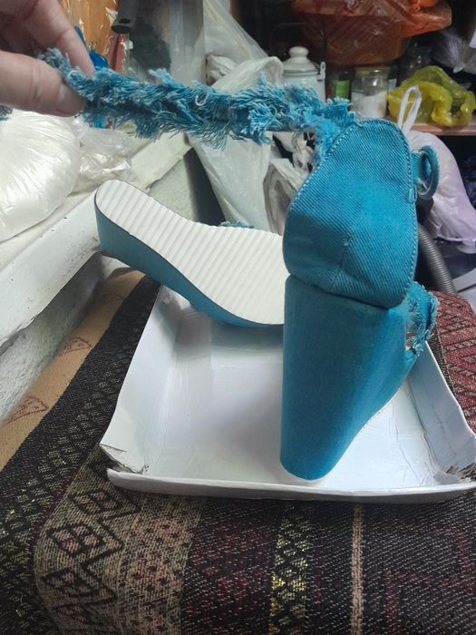 Продам летние босоножки.