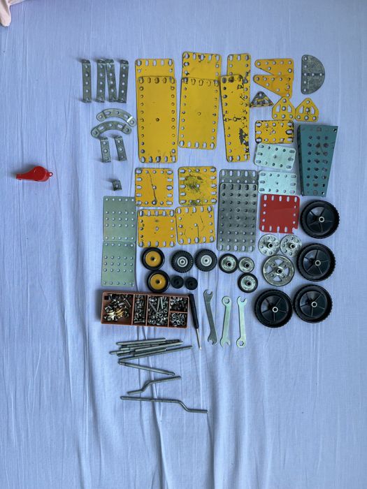 продам советский металлический конструктор