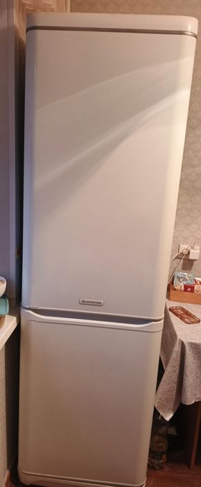 Продам холодильник