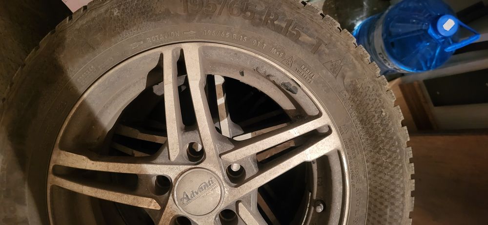 Зимни гуми с джанти 195х65х15 Continental