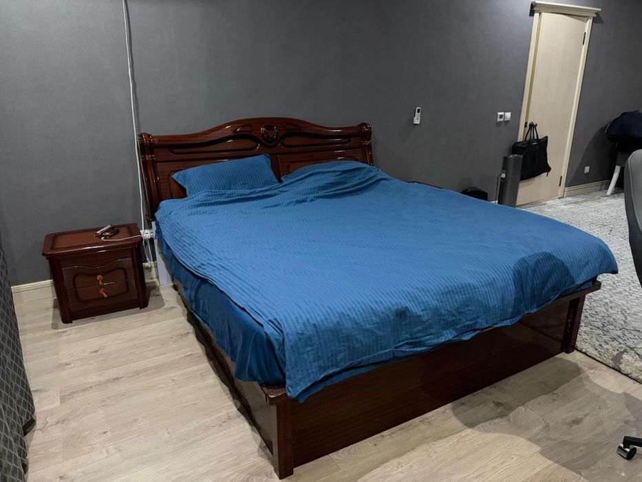 Продам спальный гарнитур