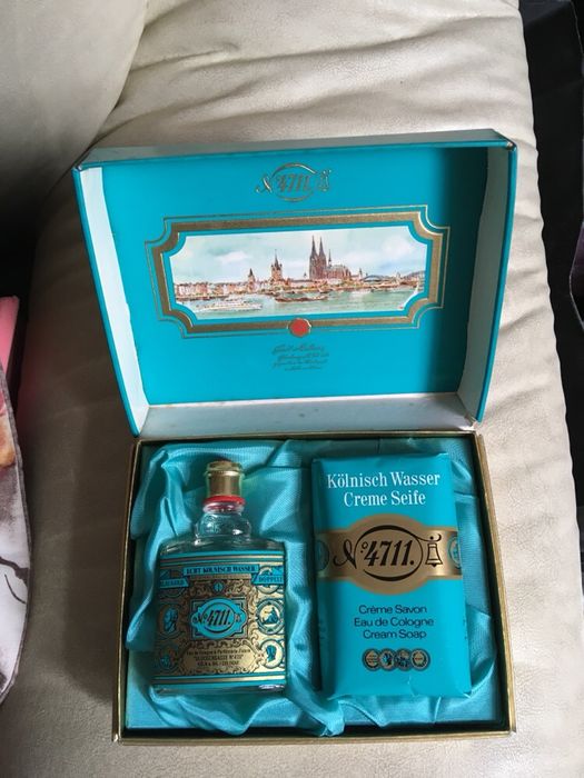 мъжка козметика И eau de cologne..
