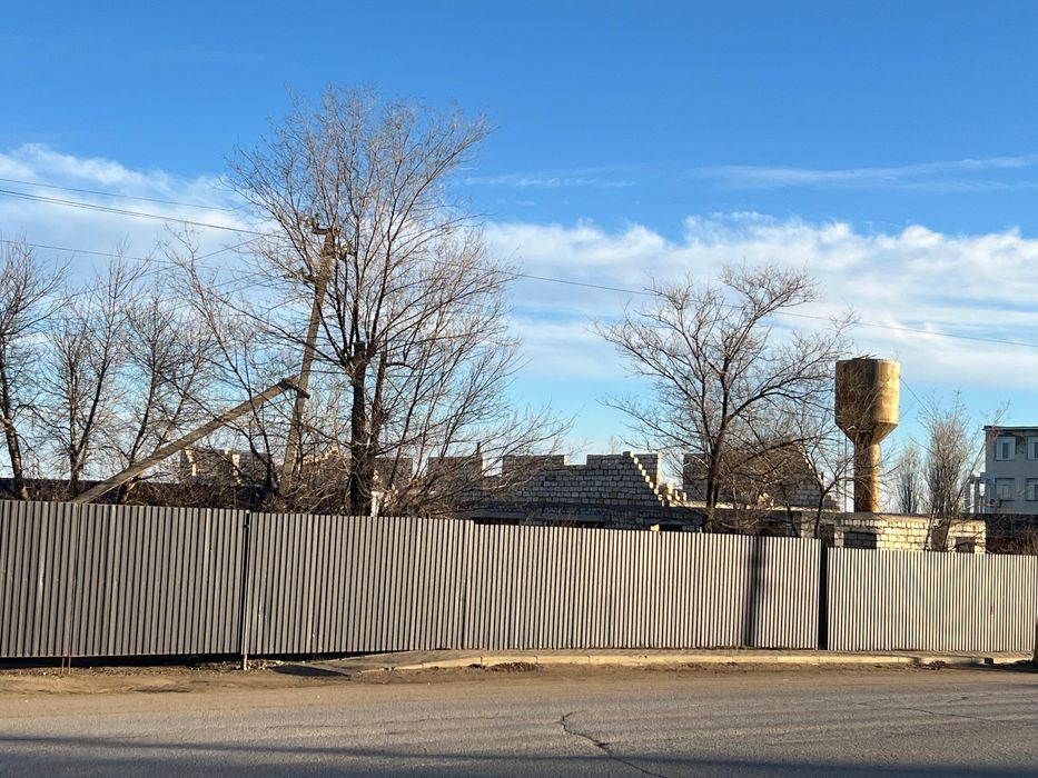 Продам два здания на одном участке