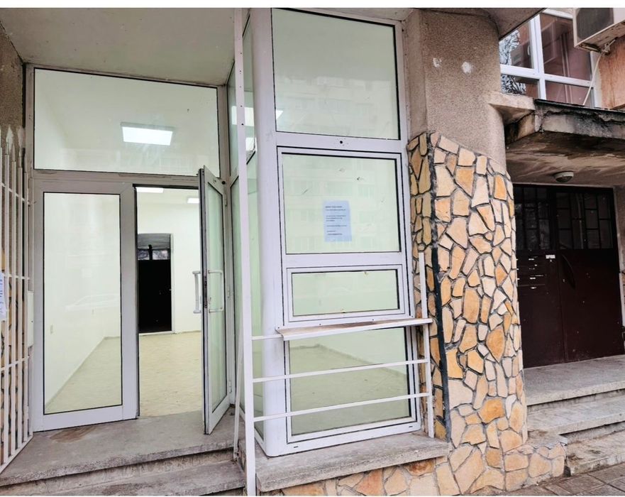 Магазин + гараж на Опълченска – 52 кв.м общо, партер, паркомясто, 2 с