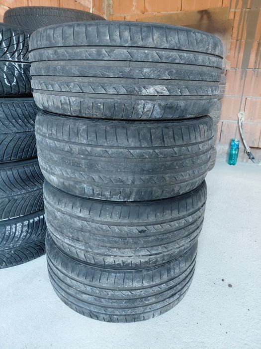 Anvelope vara 235 40 r18