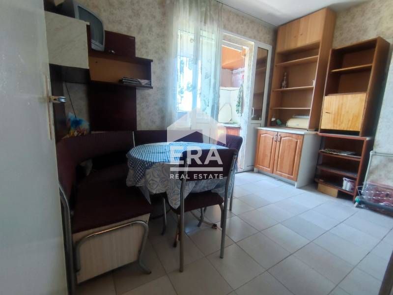 Страхотен апартамент до ритейл парк