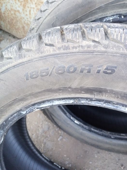 Продам зимние шипованные шины