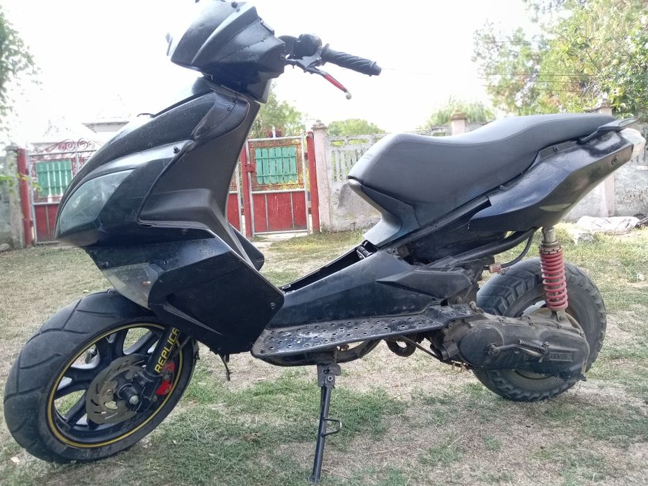 Scuter baotian cu motor de Yamaha 101cm³