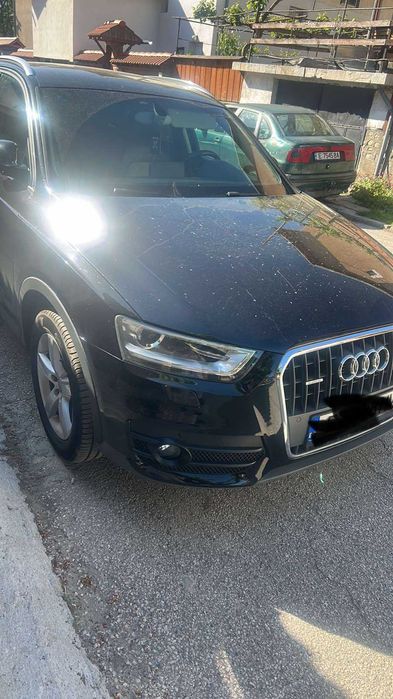 Автомобил Audi Q3
