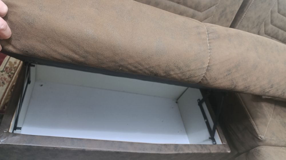 Мебельный уголок для кухни и гостиной.