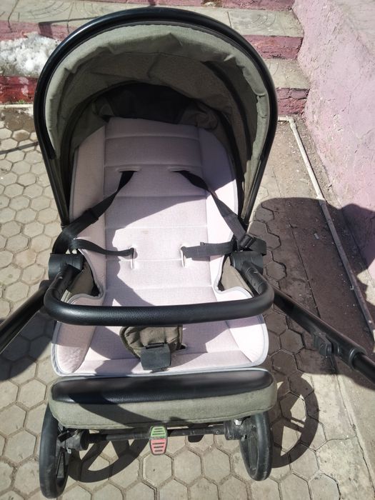 Продам коляску разборную.