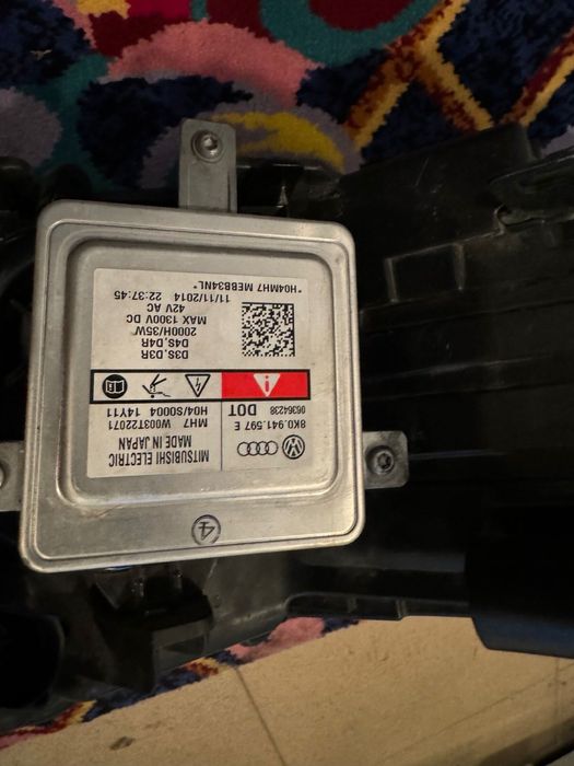 Оригинален десен фар за VW Touareg 7P (Bi-Xenon + LED)