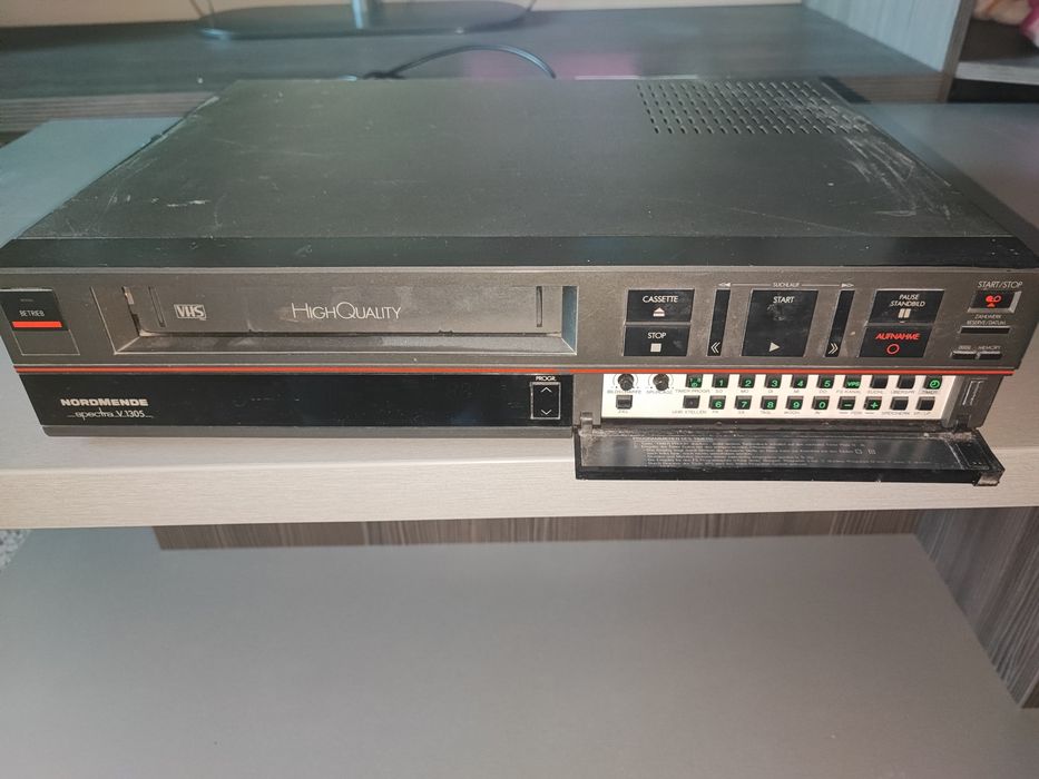 Videorecorder VHS Nordmende Spectra V1305 – funcțional