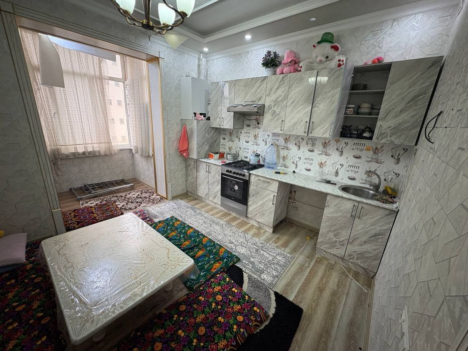 Бухара . Сдаётся 2 комнатная квартира   на микрорайоне