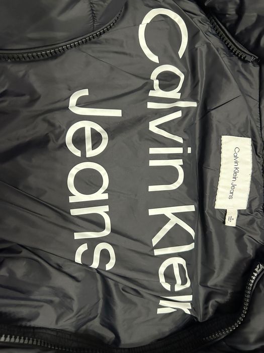Продам куртку Calvin Klein