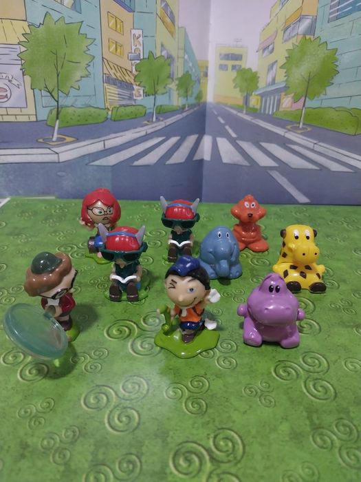 Продам или обменяю игрушки киндер