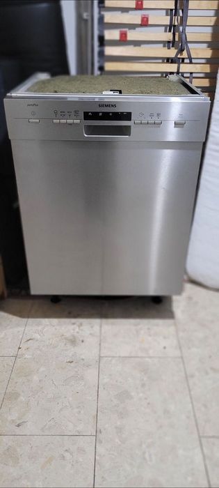 Отдaм дapoм посудомойку