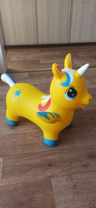 Ослик-единорог прыгунок