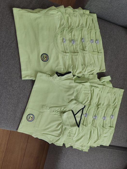 10 бр. тениски униформа 125 СУ "Боян Пенев", 146