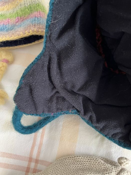 Детски зимни шапки по 5 лв.