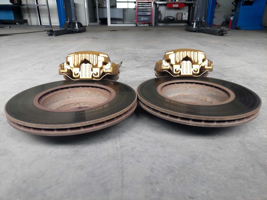 Спирачни апарати за BMW 330mm комплект