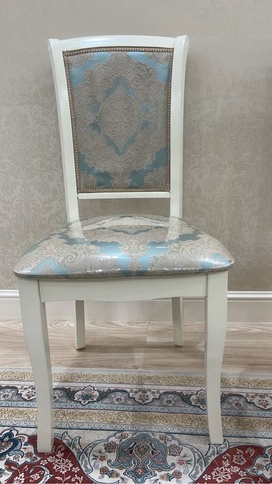 новые стулья 16 штук