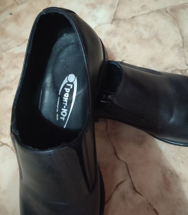 Продам мужские туфли