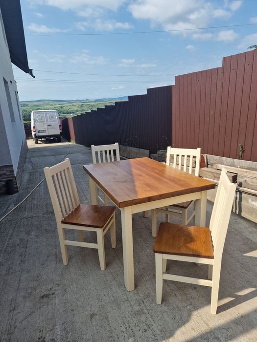 Scaune si mese din lemn masiv de la producator