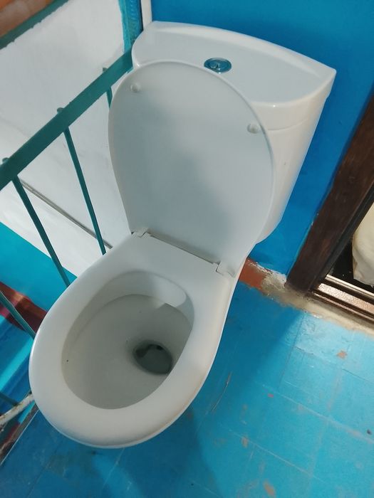 Продам раковину и унитаз