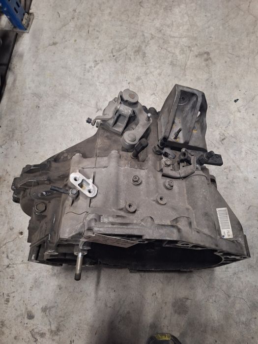 6 степенна ръчна скоростна кутия Suzuki SX4 - Fiat Sedici 1.9JTD 2009г