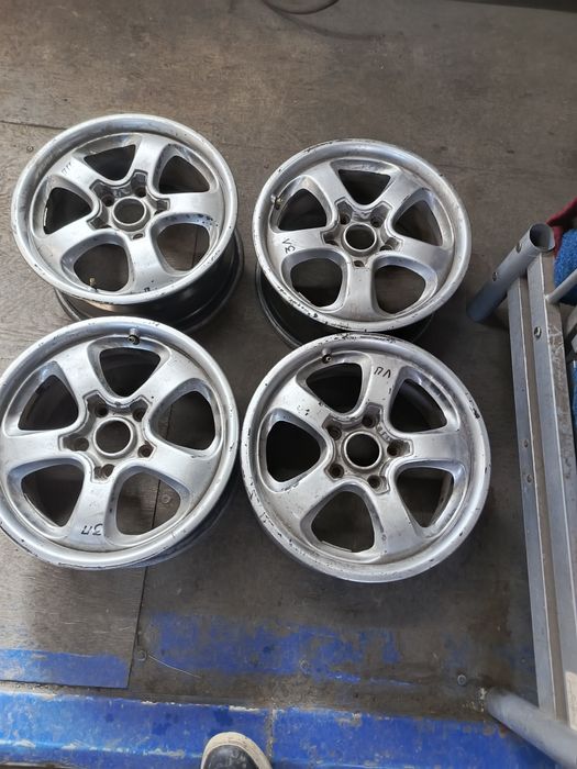 Легкосплавные диски .титанки 15 ие .