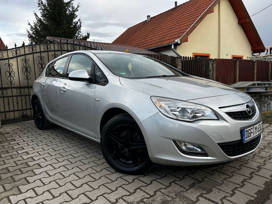 -Opel astra  facelift J-2012-1.4benzina-87cai-euro5-adusa din germania-