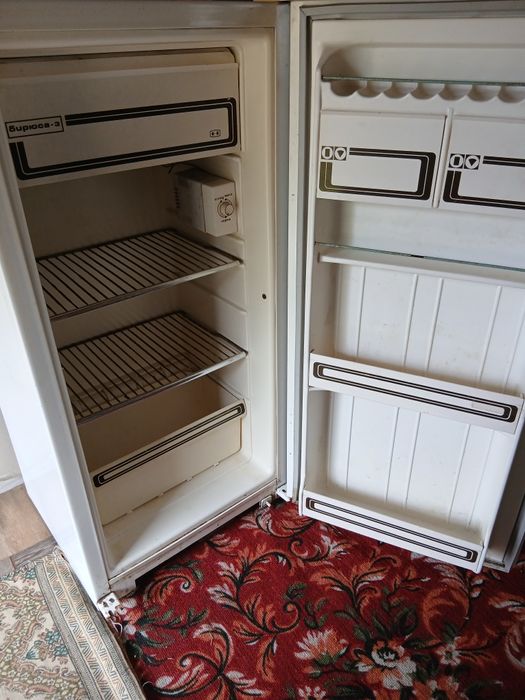 Холодильник Бирюса