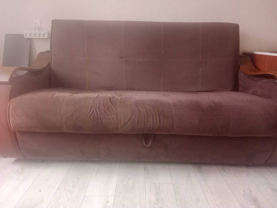 продам диван раскладной 2-х местный