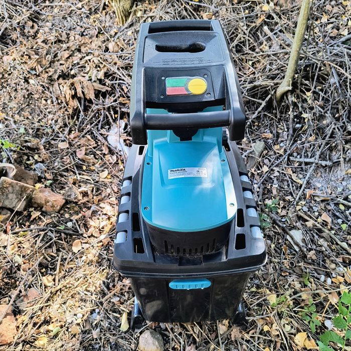 Електрическа дробилка Makita UD2500